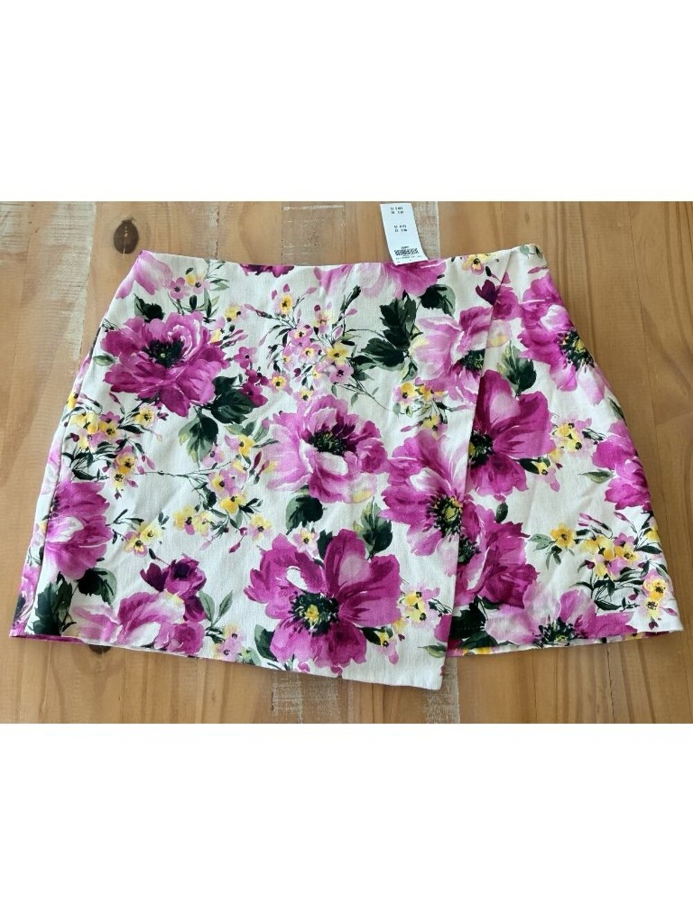 Abercrombie & Fitch Pink Floral Wrap Skort Mini Skirt Large Picnic Vacation